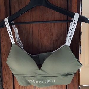 Victoria’s Secret no underwire bra